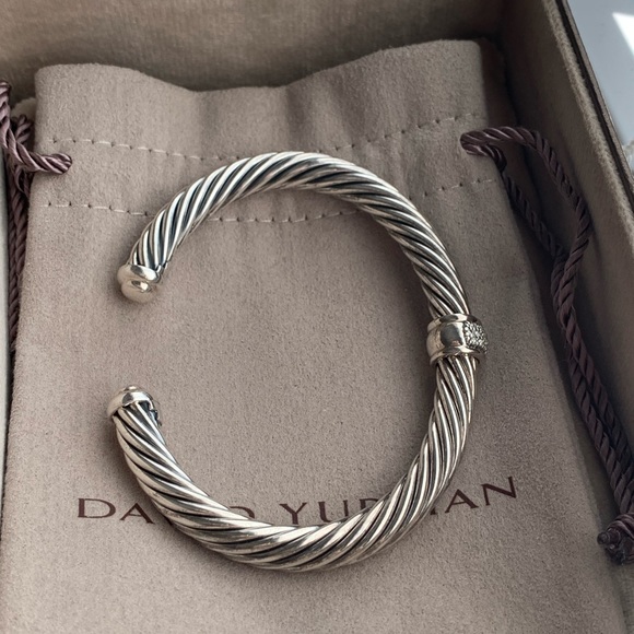 David Yurman Cable Classics Bracelet in Sterling Silver w/ Pavé Diamond Station - Picture 6 of 10